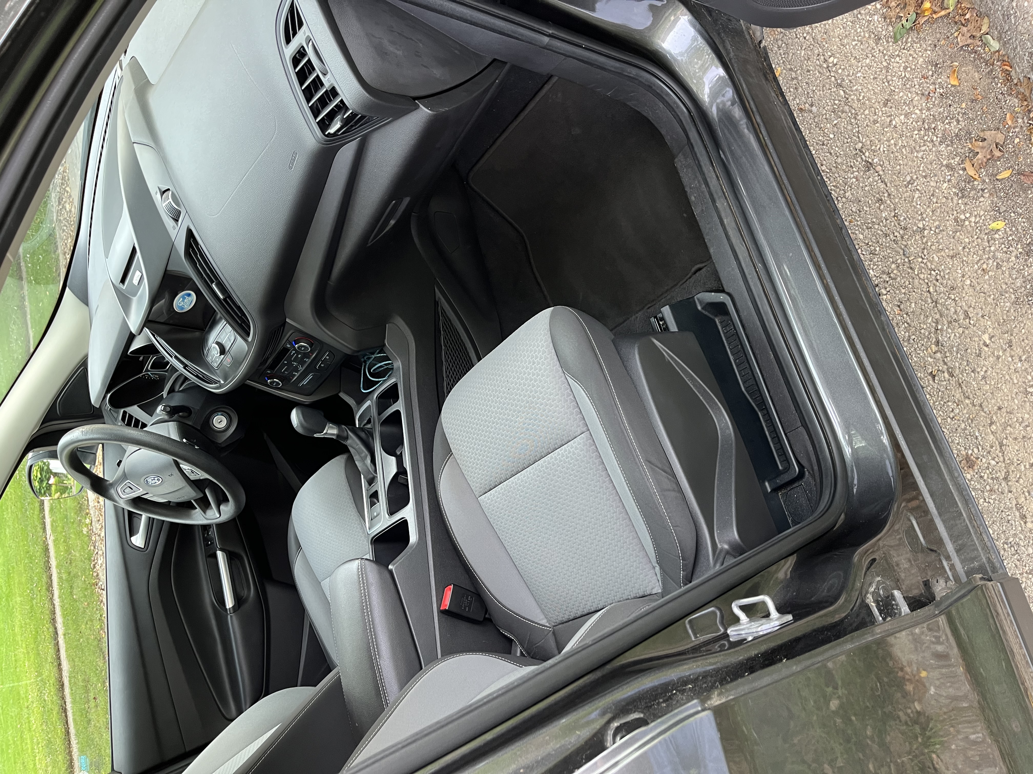 Used 2017 Ford Escape SE w/ Equipment Group 201A FWD image 10