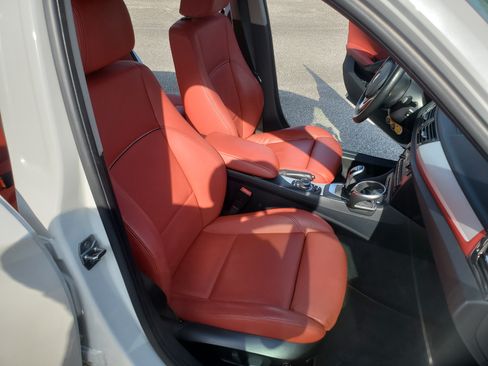 Used 2015 BMW X1 sDrive28i image 8