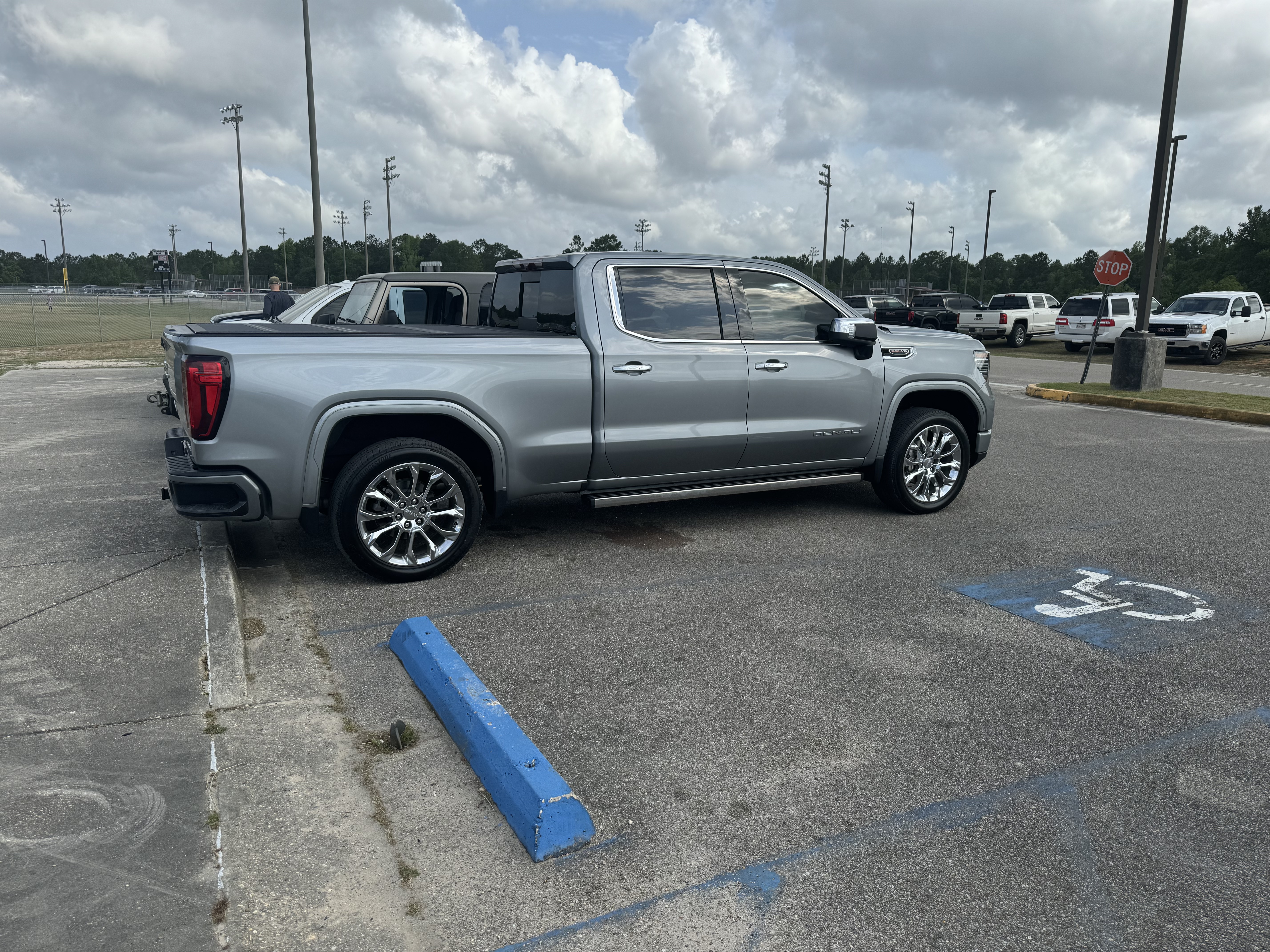 Used 2023 GMC Sierra 1500 Denali w/ Denali Reserve Package AWD/4WD image 18