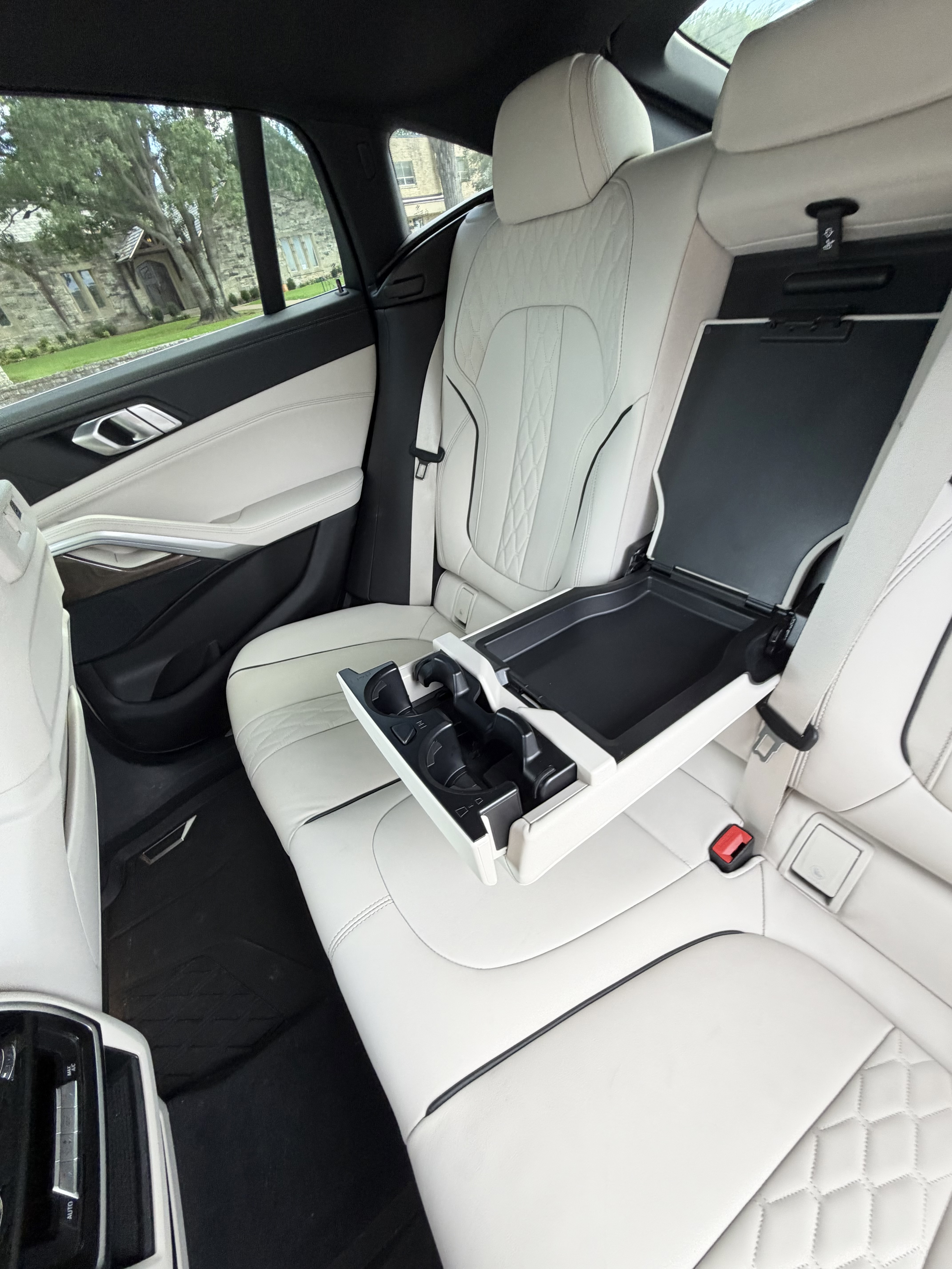 Used 2023 BMW X6 xDrive40i w/ Premium Package AWD/4WD image 14