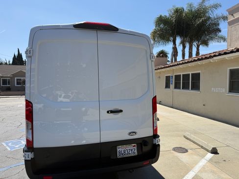 Used 2019 Ford Transit 250 148 Medium Roof image 9
