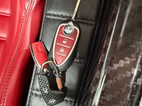 Used 2018 Alfa Romeo 4C Coupe w/ Coupe Track Package 1 RWD image 16