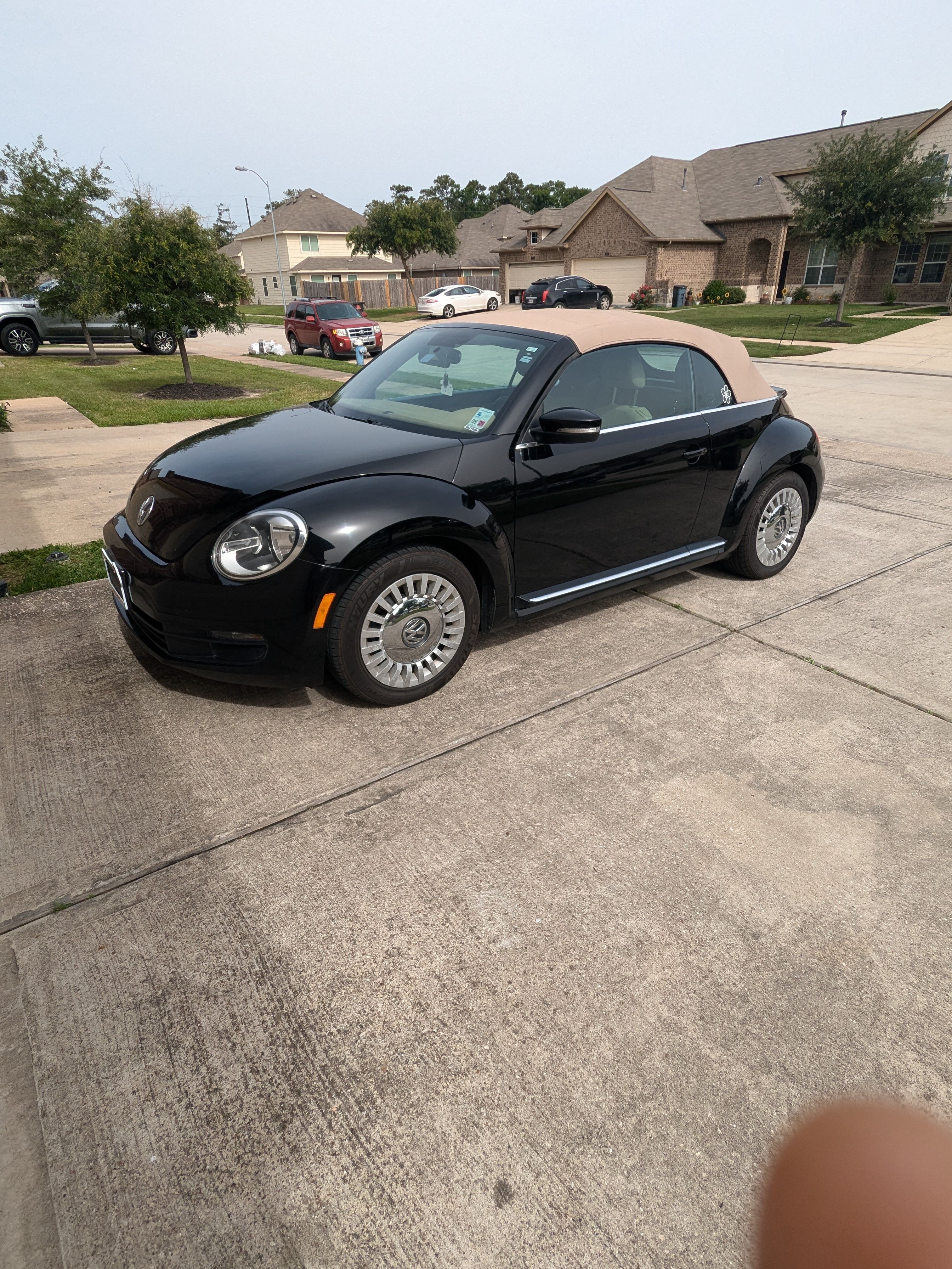 Used 2013 Volkswagen Beetle 2.5 FWD image 4