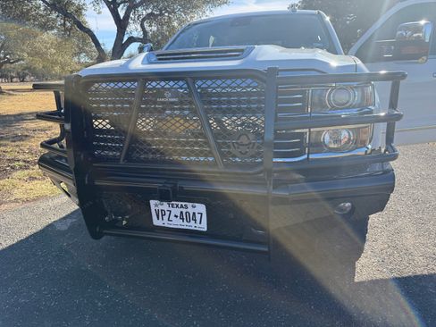 Used 2017 Chevrolet Silverado 2500 High Country w/ Duramax Plus Package image 6