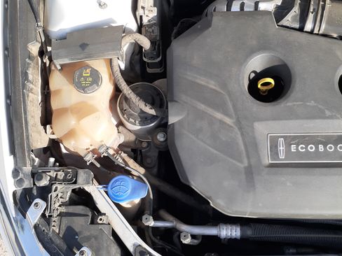 Used 2016 Lincoln MKZ image 21