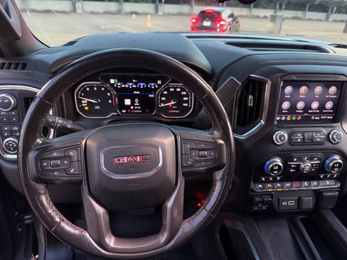 Used 2020 GMC Sierra 1500 AT4 w/ Technology Package AWD/4WD image 10