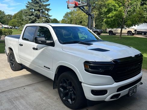 Used 2024 RAM 1500 Limited AWD/4WD image 1