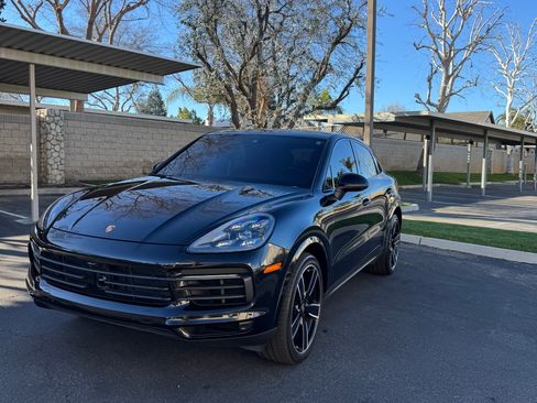 Used 2023 Porsche Cayenne S Platinum image 2