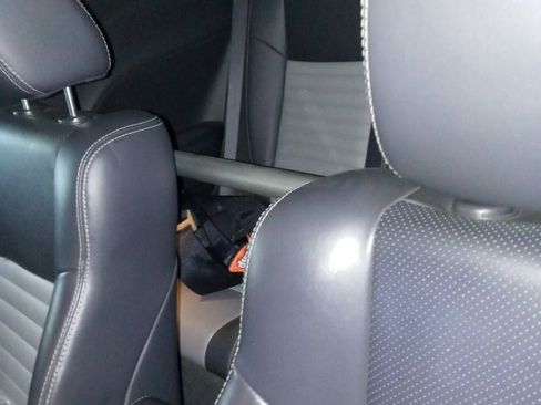 Used 2010 Dodge Challenger R/T image 10