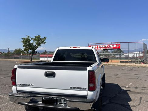 Used 2004 Chevrolet Silverado 2500 LT w/ Skid Plate Package AWD/4WD image 6