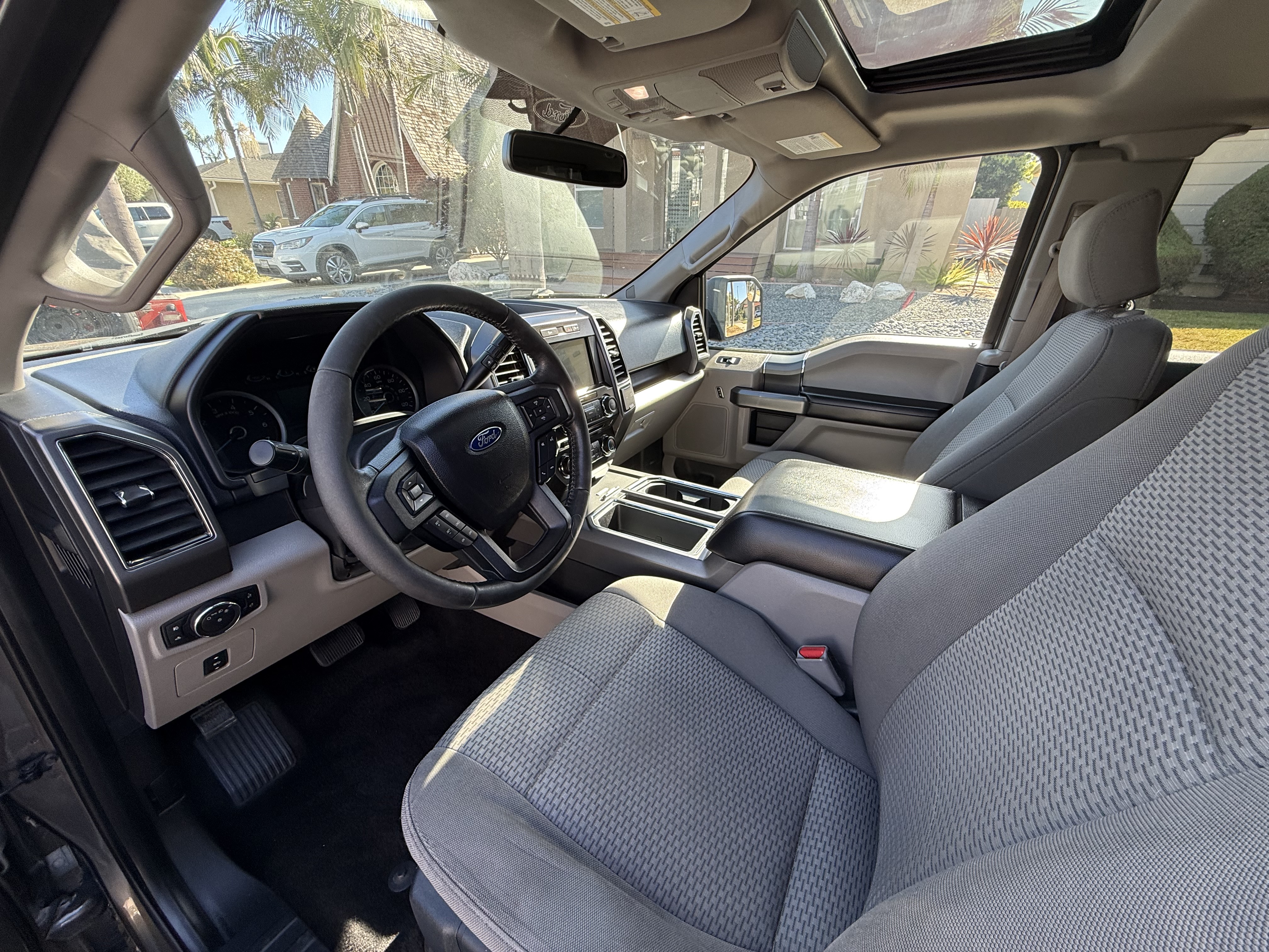 Used 2017 Ford F150 XLT w/ Equipment Group 302A Luxury AWD/4WD image 8