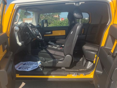 Used 2007 Toyota FJ Cruiser 4WD image 6