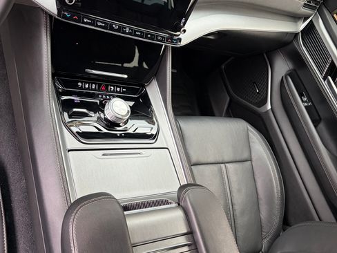 Used 2023 Jeep Wagoneer Series II image 11