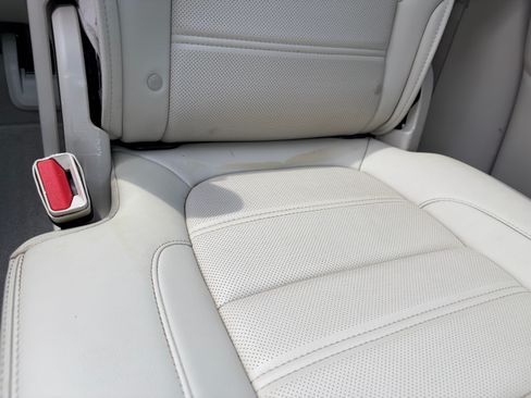 Used 2022 GMC Acadia Denali w/ Denali Ultimate Package FWD image 28