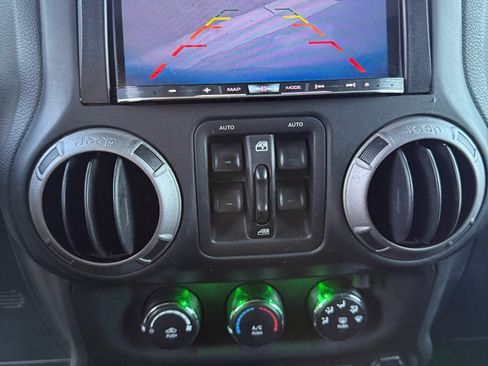 Used 2017 Jeep Wrangler Unlimited Sport w/ Quick Order Package 24S image 10