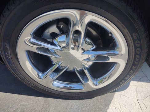 Used 2005 Chevrolet SSR w/ Preferred Equipment Group RWD image 9