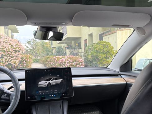 Used 2022 Tesla Model 3 Standard Range image 8