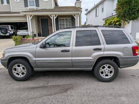 Used 1999 Jeep Grand Cherokee Laredo RWD image 1