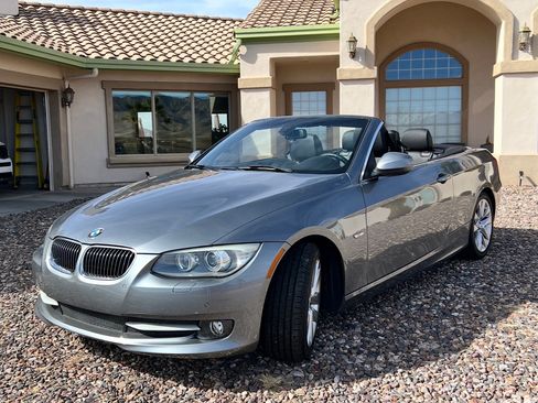 Used 2012 BMW 328i Convertible image 2