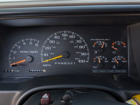 Used 1999 GMC Suburban 2WD w/ Marketing Opt Pkg 2 image 22