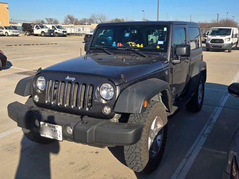 Used 2018 Jeep Wrangler Sport image 2