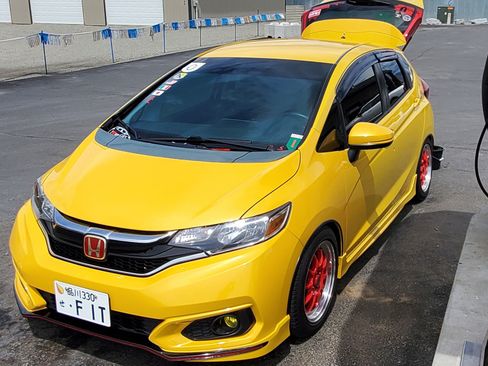 Used 2018 Honda Fit Sport image 4