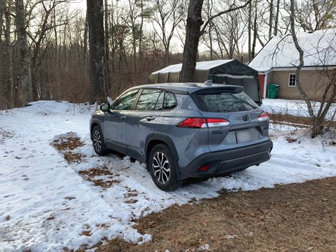 Used 2023 Toyota Corolla Cross AWD Hybrid image 5
