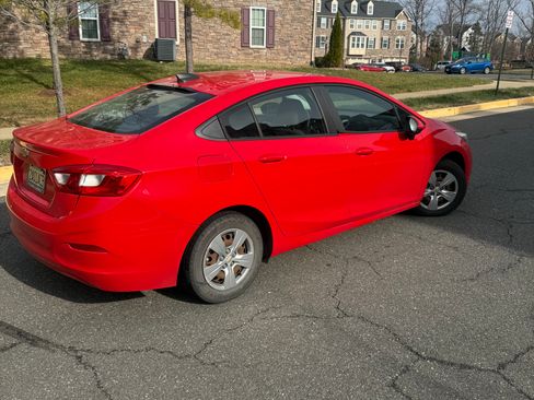 Used 2017 Chevrolet Cruze LS image 5