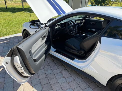 Used 2020 Ford Mustang Shelby GT350 w/ Technology Package image 13