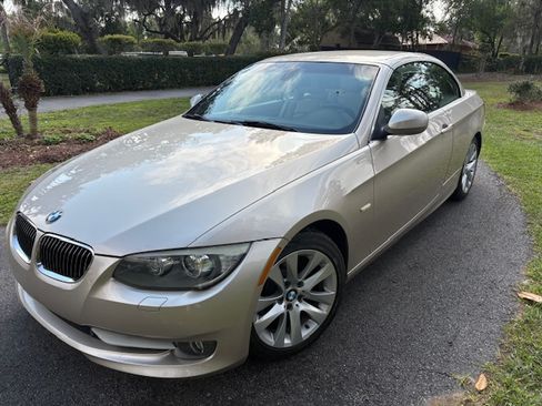 Used 2012 BMW 328i Convertible image 4