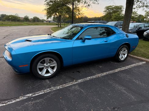 Used 2023 Dodge Challenger SXT RWD image 8
