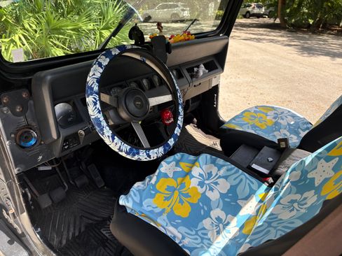 Used 1993 Jeep Wrangler S image 5