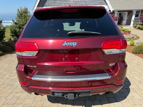 Used 2019 Jeep Grand Cherokee Overland AWD/4WD image 8