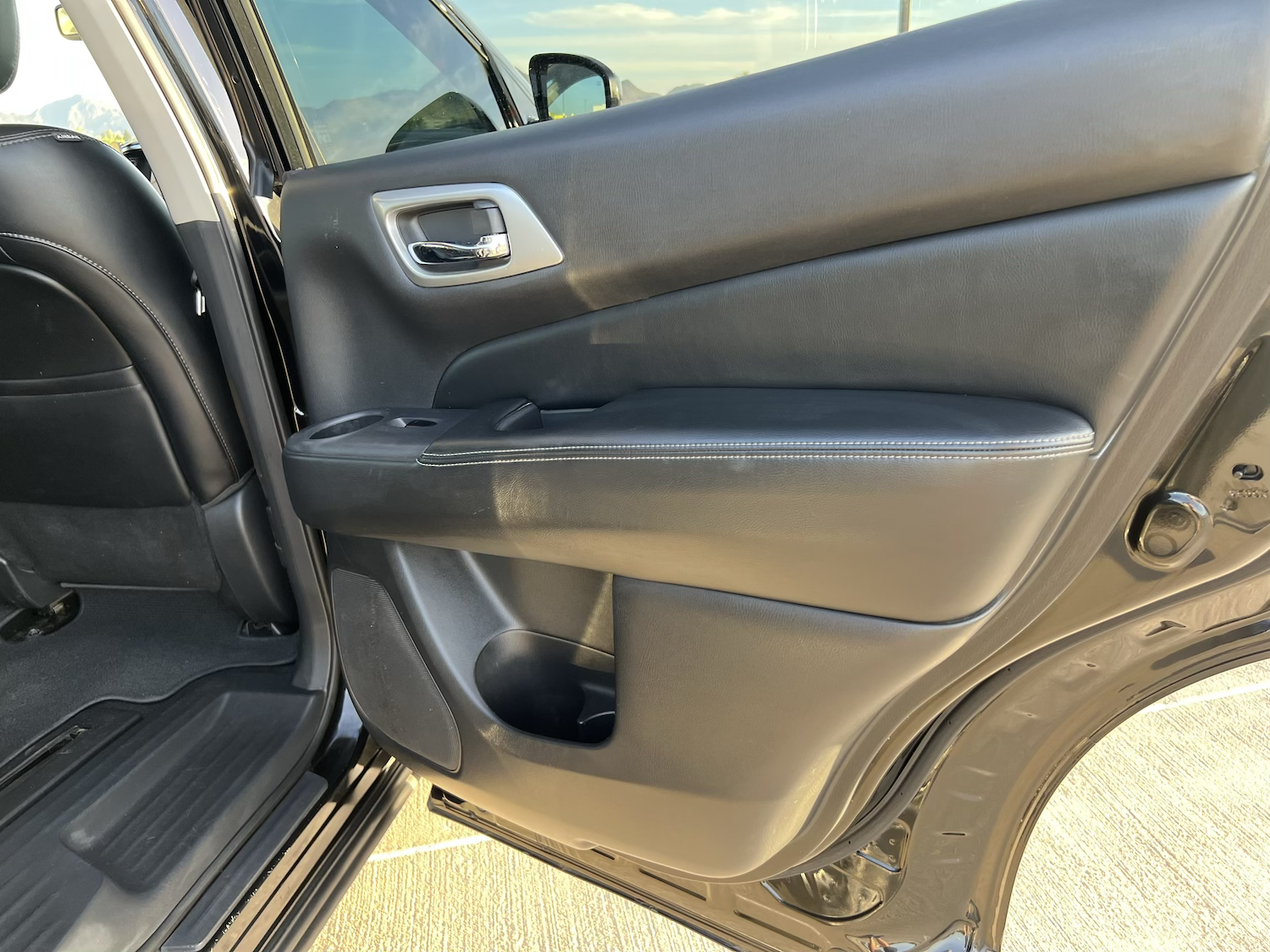 Used 2016 Nissan Pathfinder SL w/ SL Tech Package FWD image 15