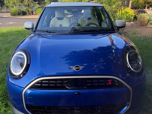 Used 2025 MINI Cooper S FWD image 2