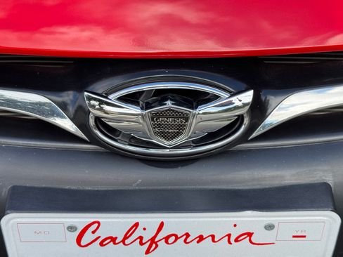 Used 2015 Hyundai Genesis 3.8 RWD image 8