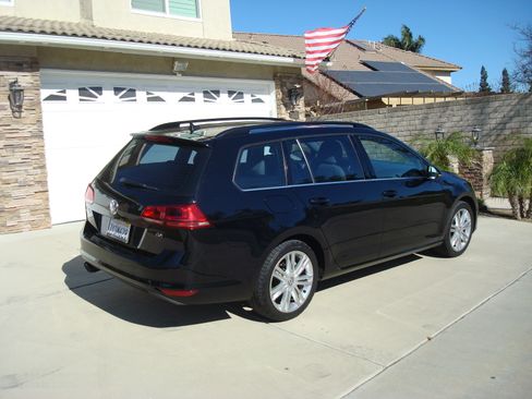 Used 2015 Volkswagen Golf TDI SE image 4