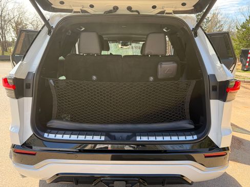 Used 2025 Lexus TX 500h AWD w/ Technology Package image 20