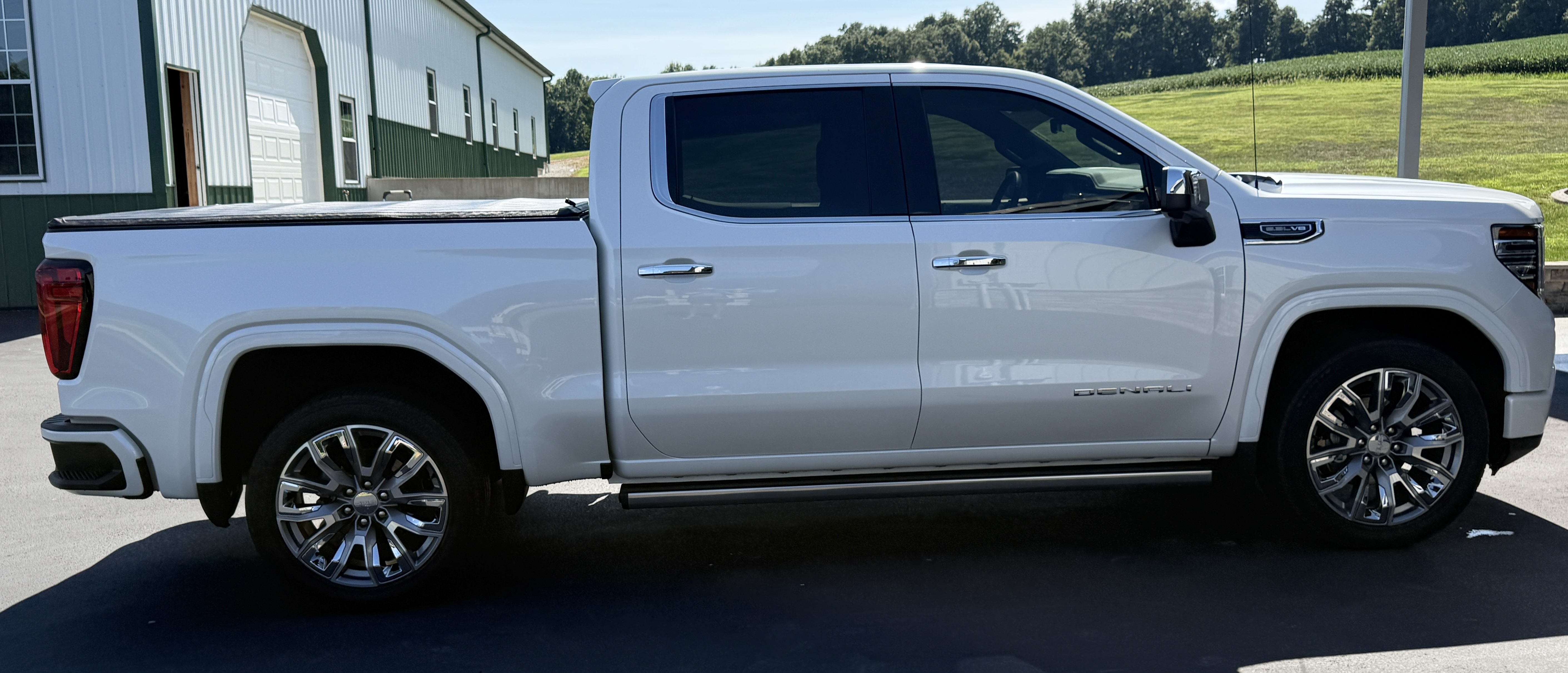 Used 2024 GMC Sierra 1500 Denali w/ Denali Reserve Package AWD/4WD image 2