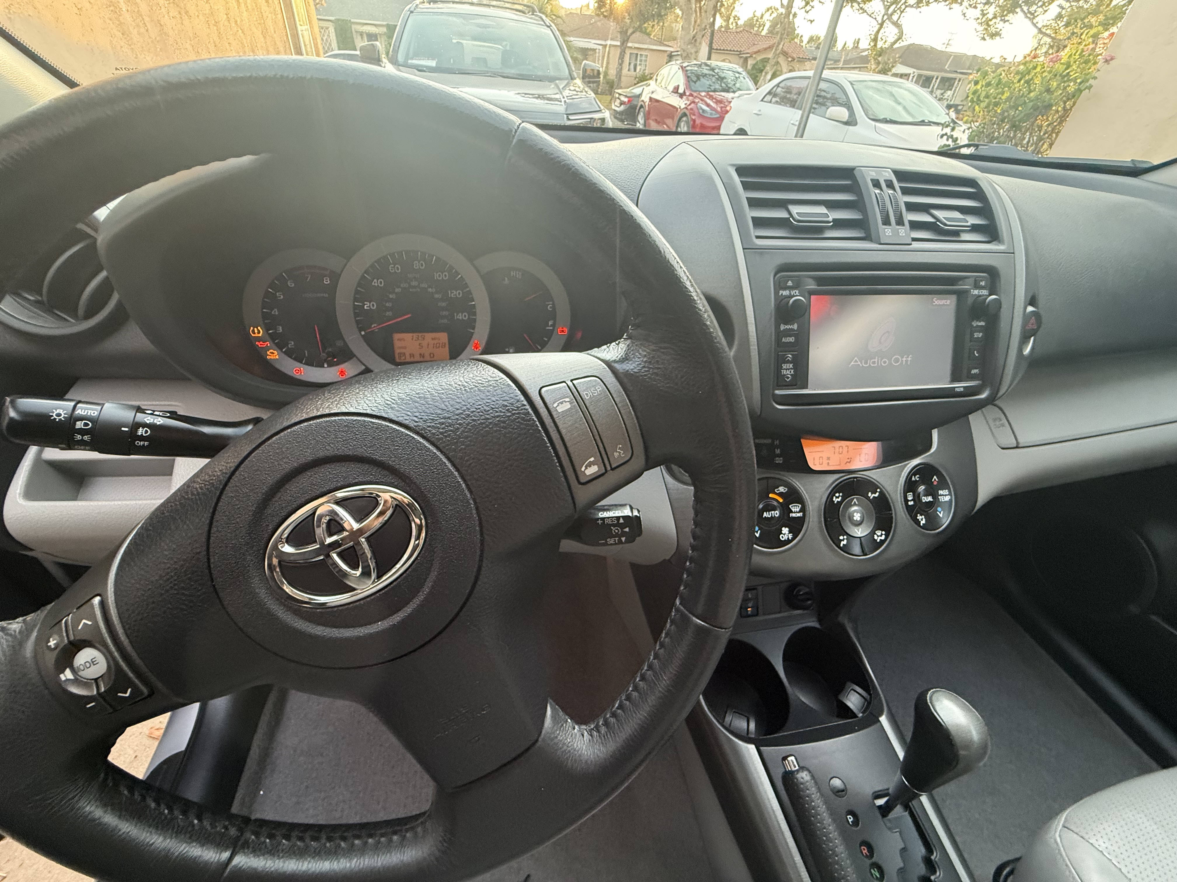 Used 2012 Toyota RAV4 Limited w/ Navigation Value Pkg AWD/4WD image 4