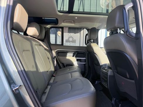 Used 2024 Land Rover Defender 110 S image 11