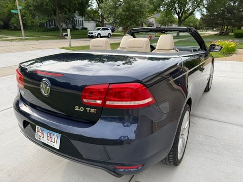 Used 2012 Volkswagen Eos Executive FWD image 9