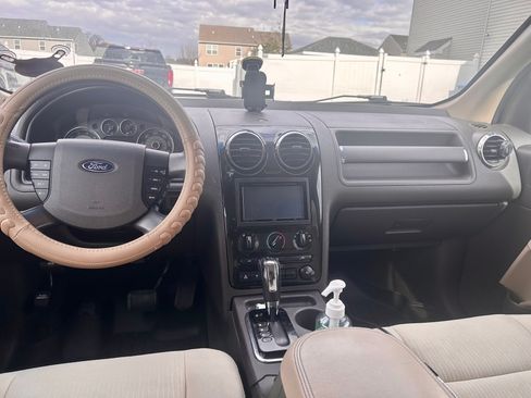 Used 2008 Ford Taurus X SEL image 6