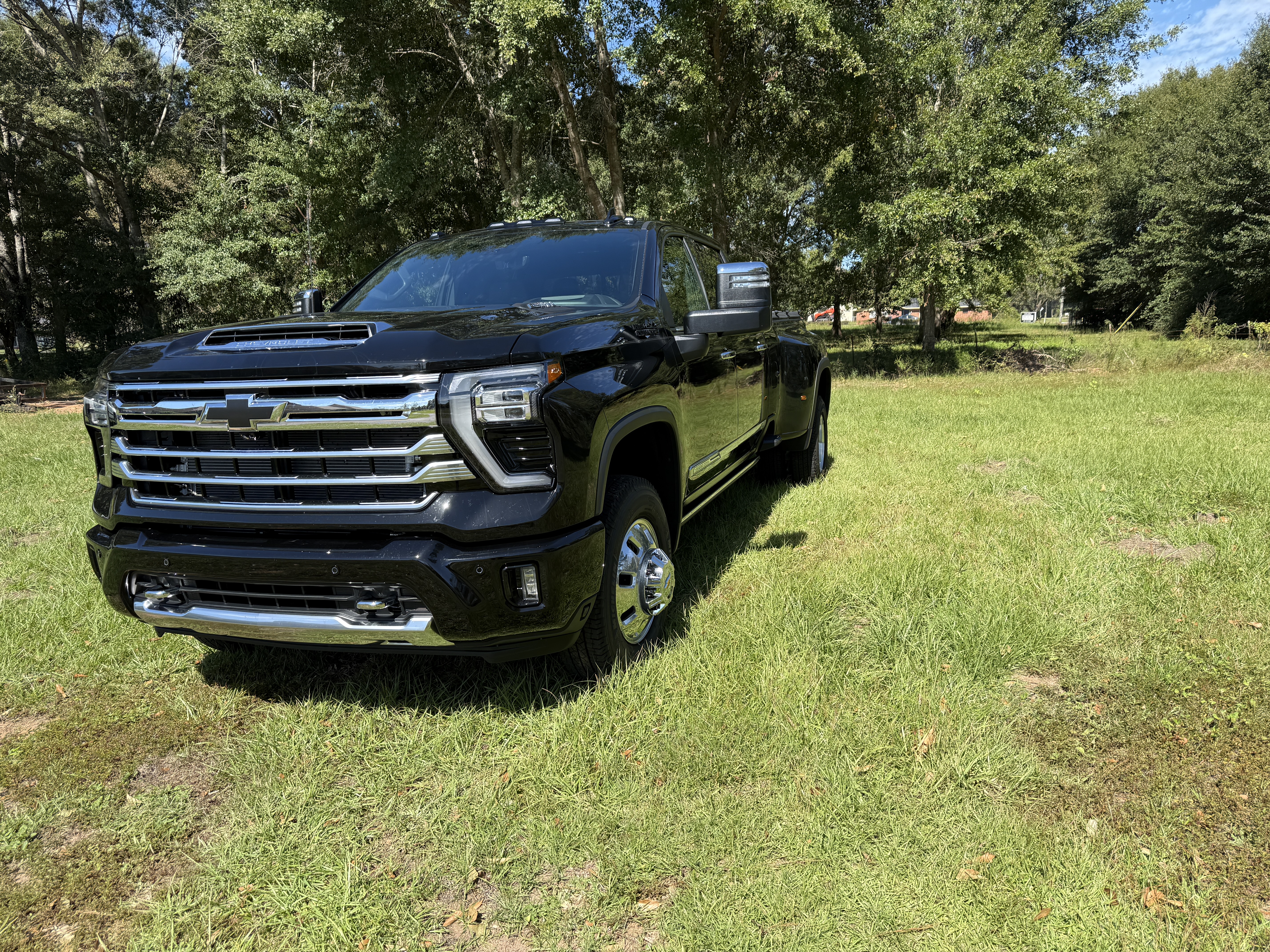 Used 2026 Chevrolet Silverado 3500 High Country w/ High Country Premium Package AWD/4WD image 8