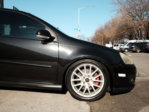 Used 2006 Volkswagen GTI 2.0T 2-Door image 18