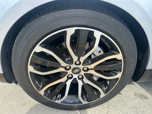 Used 2019 Land Rover Range Rover Sport HSE AWD/4WD image 15