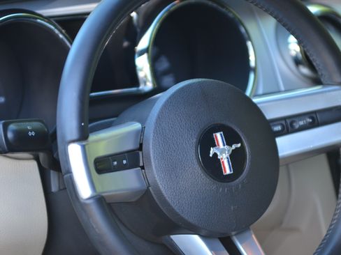 Used 2005 Ford Mustang GT Premium RWD image 4