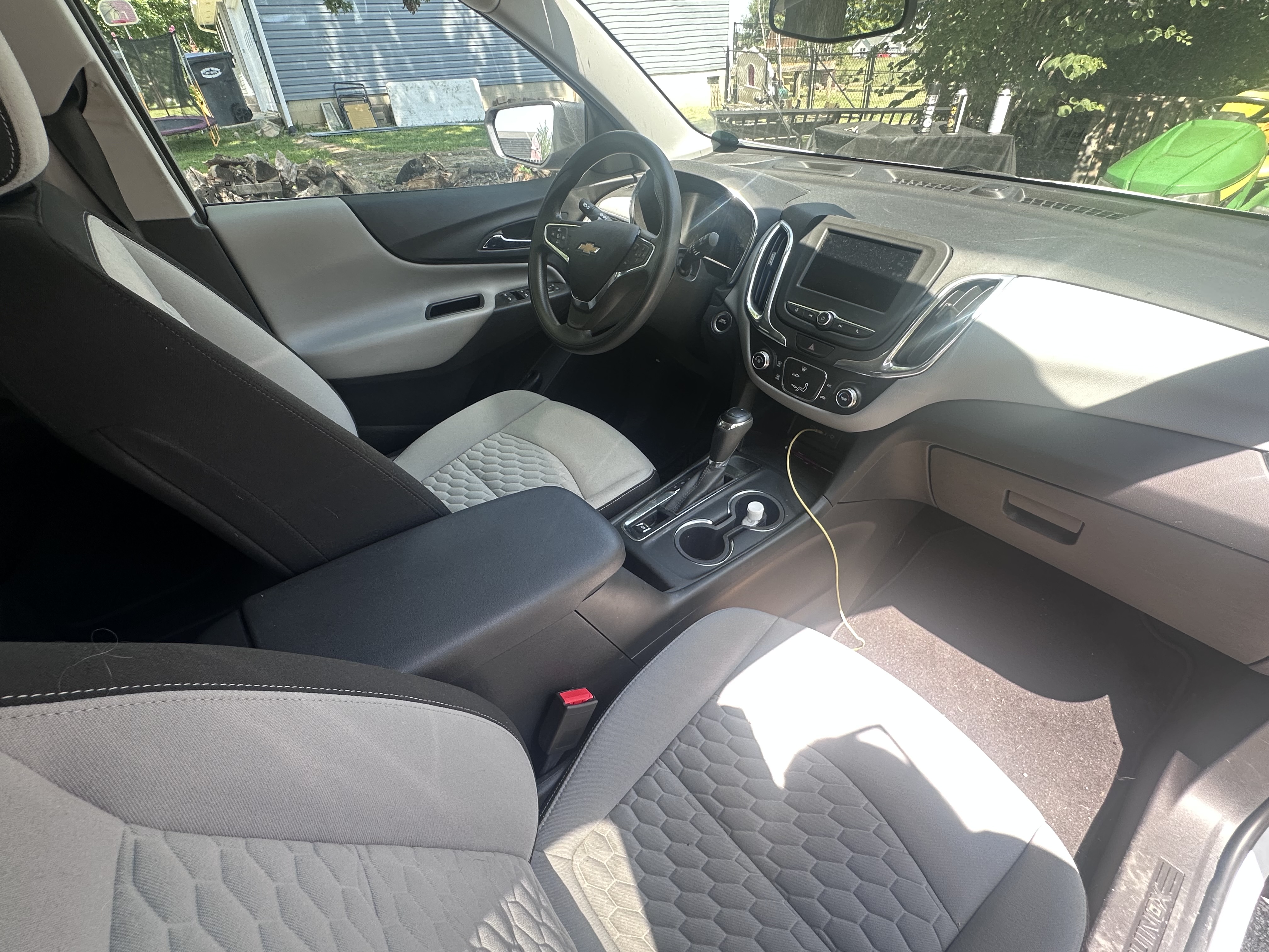 Used 2020 Chevrolet Equinox LS w/ LS Convenience Package FWD image 5