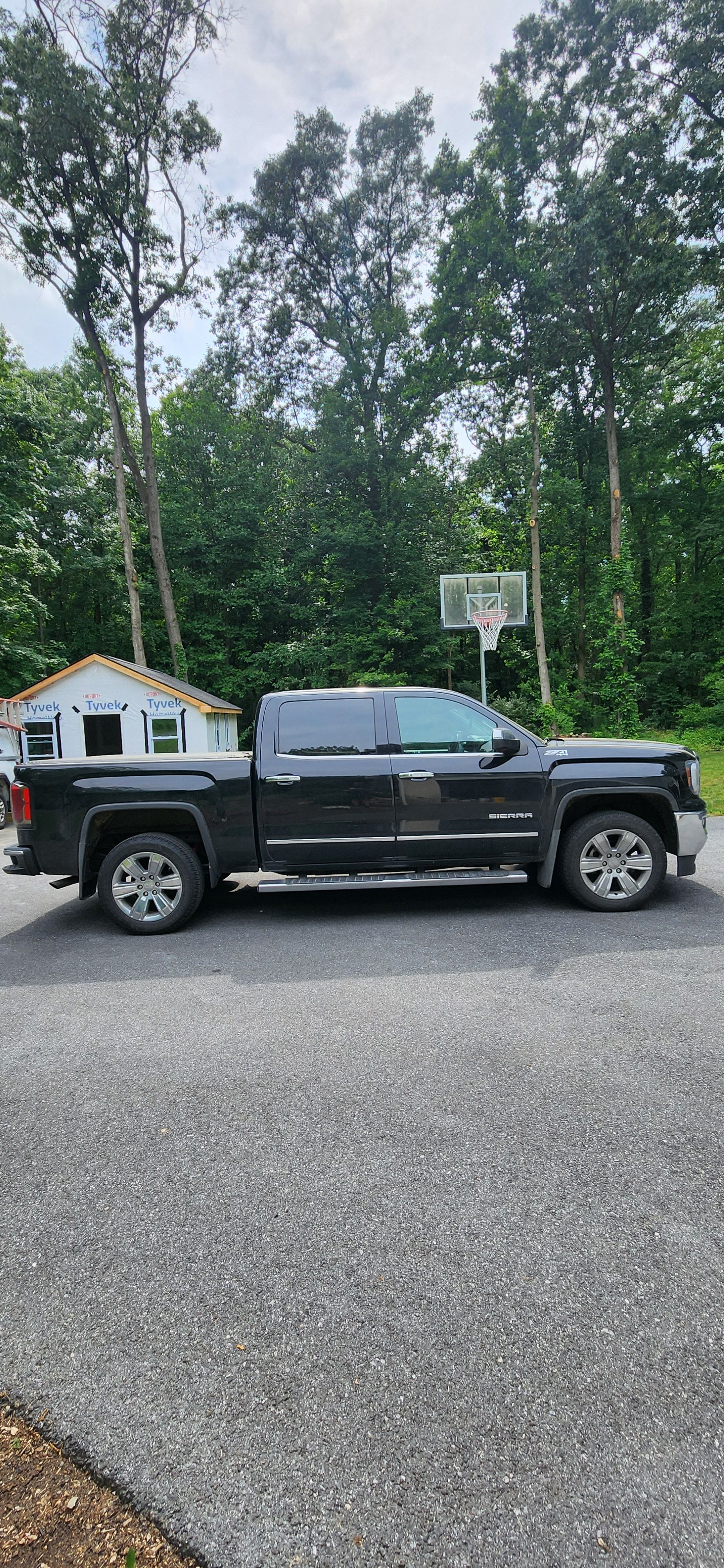 Used 2018 GMC Sierra 1500 SLT AWD/4WD image 2