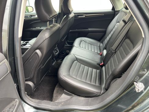 Used 2015 Ford Fusion SE w/ Equipment Group 202A image 10